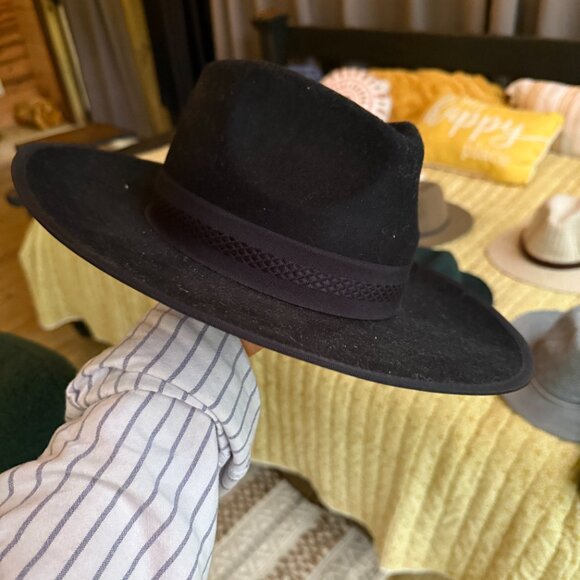 NEW HATS!! NEVER WORN AND SOME WITH TAGS!! - Picture 4 of 4